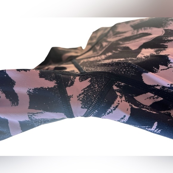 Wunder Under High Rise Legging Graffiti Pop Antoinette True Navy - Picture 5 of 6